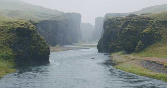 Fjadrargljufur峡谷，冰岛，