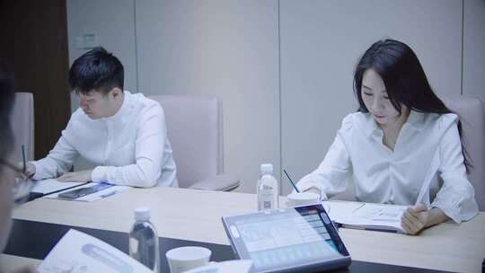 商务办公会议工作研讨产品设备分析数据信息