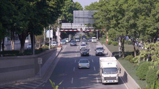 街头   车流 人流  十字路口   城市街头