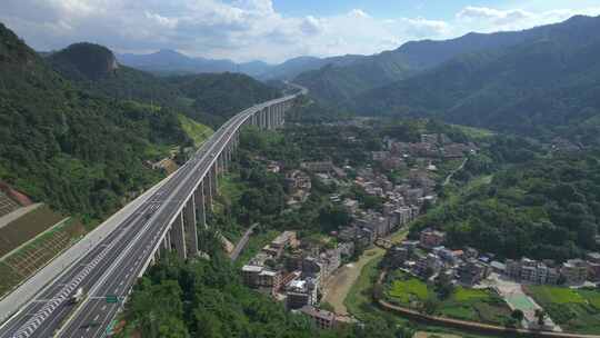 信宜云茂高速航拍，平塘段，高速互通桥梁