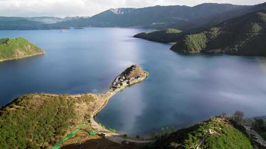 航拍云南泸沽湖里格半岛