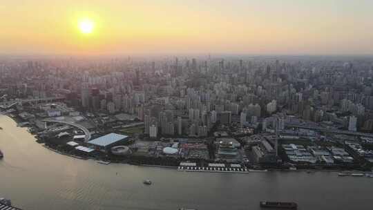 夕阳下的城市，上海