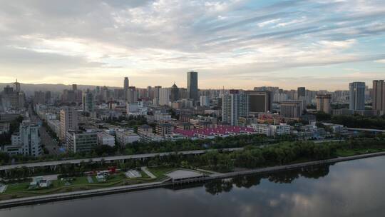 航拍山西太原街景日照朝霞延时