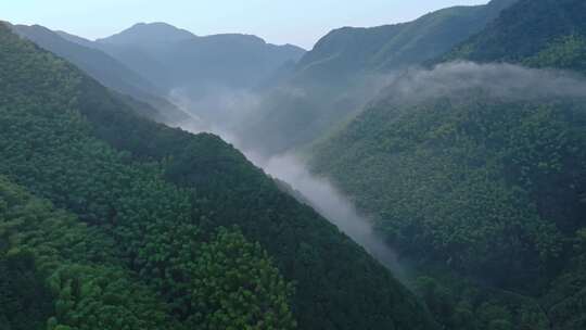 航拍浙江杭州临安区龙门秘境石门村山间村落