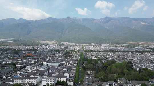 云南大理古镇苍山蓝天白云旅游