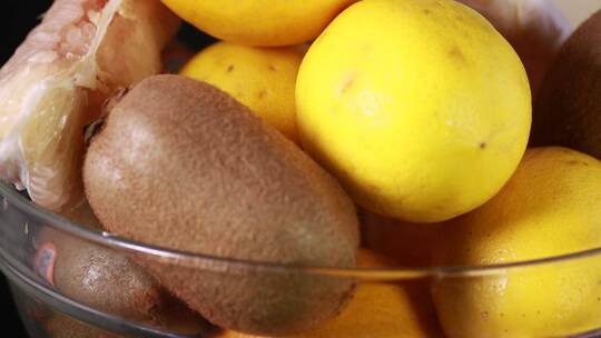 各种含有维生素C的水果猕猴桃柚子柠檬