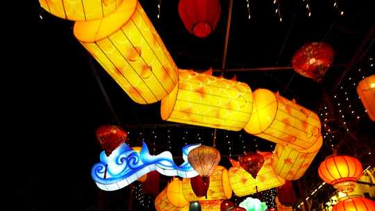 中国秦淮灯会，南京老门东的龙年巨型龙灯笼视频素材模板下载