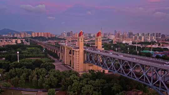 南京长江大桥傍晚夜景航拍