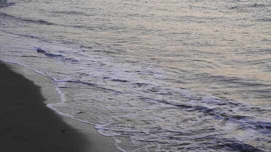 沙滩海水特写潮汐浪花拍打海岸海边涨潮退潮