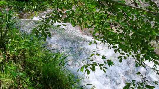 河边流水河流河水小溪山泉泉水流体液体水流