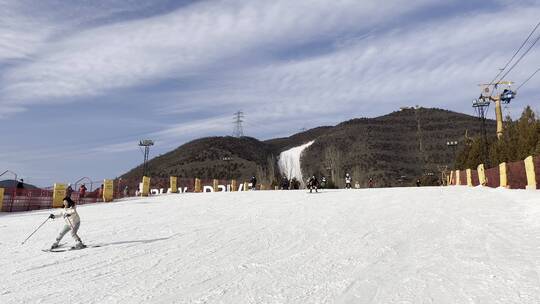 户外滑雪滑雪场滑雪运动滑雪的人