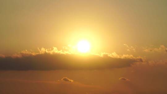 天空太阳云层阳光日出实拍黄昏日落夕阳晚霞