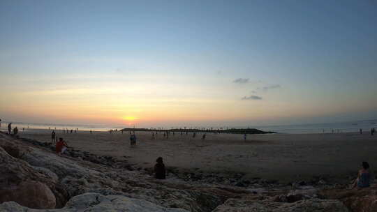 巴厘岛库塔海滩Sunset On The Beach酒店视频素材模板下载