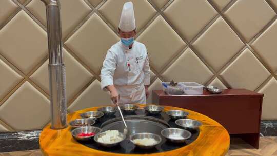 铁锅炖大鱼贴饼子，从材料准备到制作过程。视频素材模板下载