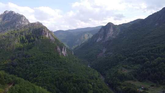 溪流，河流，无人机，黑山