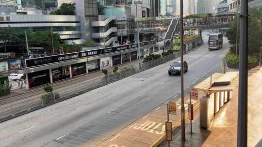 香港繁忙街道的高角度景观