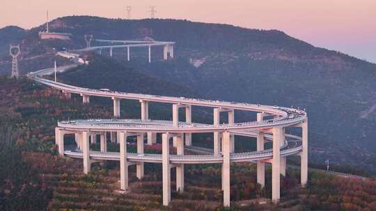 太原天龙山网红公路桥