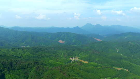 群山 村庄 航拍