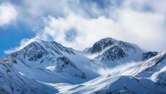 壮丽雪山自然风光全景