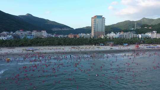 川岛旅游海滩多游客航拍大景