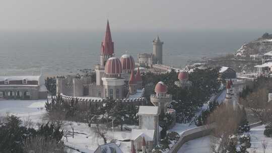 山东威海下雪海边沙滩城堡航拍全景4k