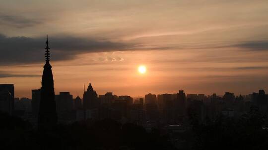 杭州宝石山景区保俶塔朝霞