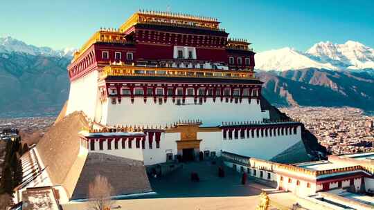 西藏布达拉宫全景