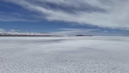西藏旅行纳木措春季冬季冰面自然风光航拍