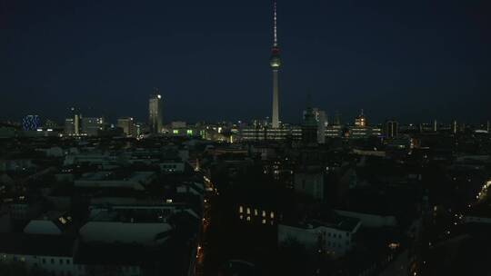 空荡荡的城市夜空中的天际线视频素材模板下载