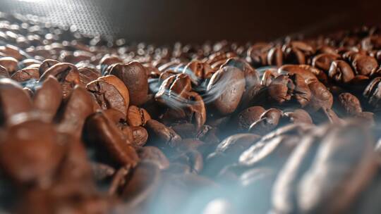 烘焙后散发香气的咖啡豆视频素材模板下载