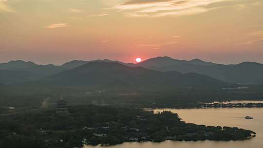 （延时）航拍杭州雷峰塔日落