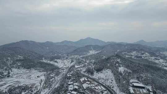 航拍自然风光冬季乡村田野