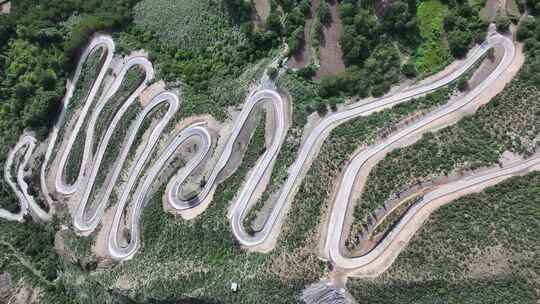 西藏山南市雷热山盘山公路航拍