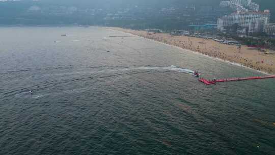 航拍深圳大梅沙公园逐浪大海