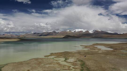 西藏阿里仁青休布措湖泊自然风光视频素材模板下载