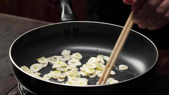 经典日本快餐料理肥牛饭制作过程