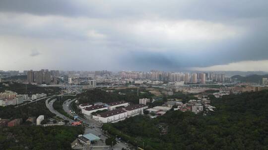 航拍城市暴雨来临乌云密布视频素材模板下载