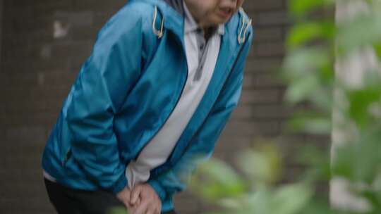 老人尿频的尴尬瞬间老年男性健康问题