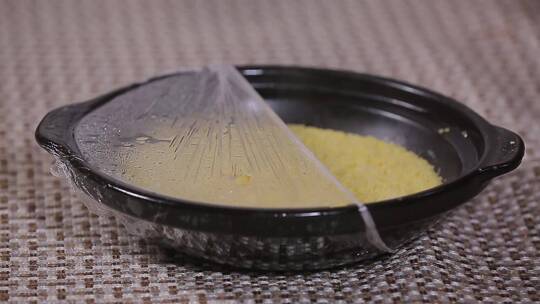 小米和面擀面片切面片制作锅巴