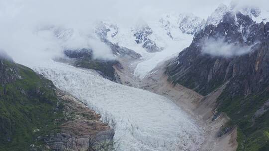 4K航拍西藏布加雪山冰川风光