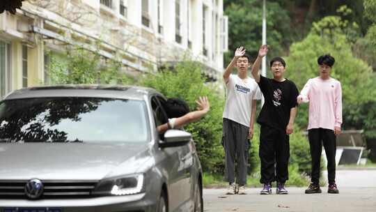 毕业挥手告别毕业送别大学室友情谊宿舍送别视频素材模板下载