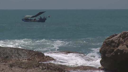 J广东惠州惠东海龟湾沙滩浪花实拍视频