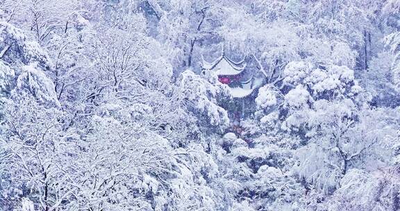 4k长沙岳麓山爱晚亭雪景航拍