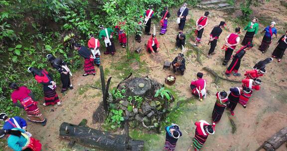 翁丁原始部落祭祀活动