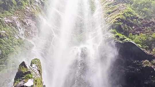 最美瀑布，这生命之水如此震撼！