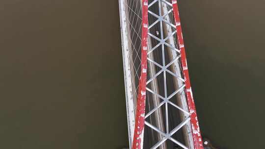 绳索桥的俯视图