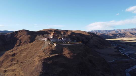 青藏高原川西新都桥山卡寺