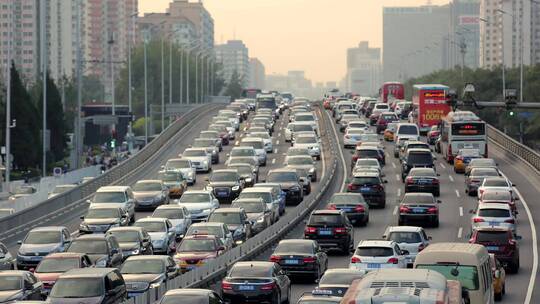 城市道路高峰期汽车拥挤延时镜头