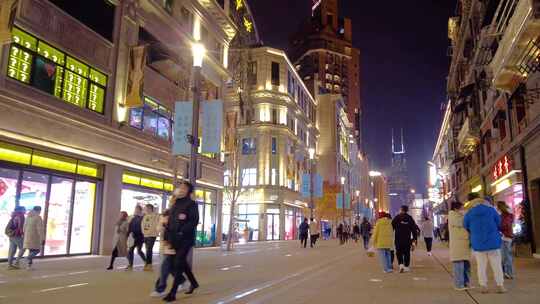 上海外滩夜晚南京路步行街夜景人流视频素材