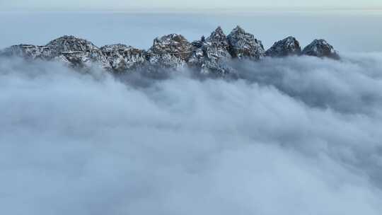 河南老君山雪后云海航拍